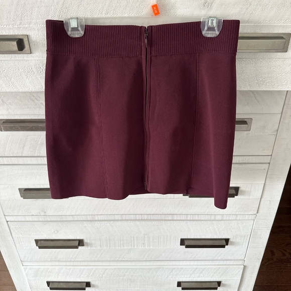Lululemon mini skirt - Picture 2 of 4